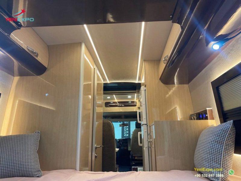 2022 梅賽德斯奔馳旅行露營車房車 B 級改裝房車